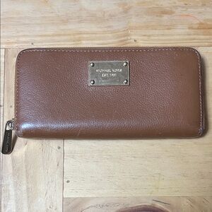 COA! - Michael Kors Acorn Leather Jet Set Continental Zip Wallet w/ COA!